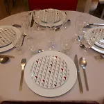 Apartman Near Louvre, *