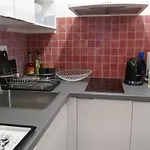 Apartman Near Louvre, *