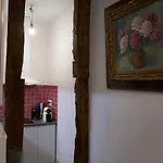Near Louvre, Apartman