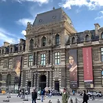 Apartman Near Louvre, *