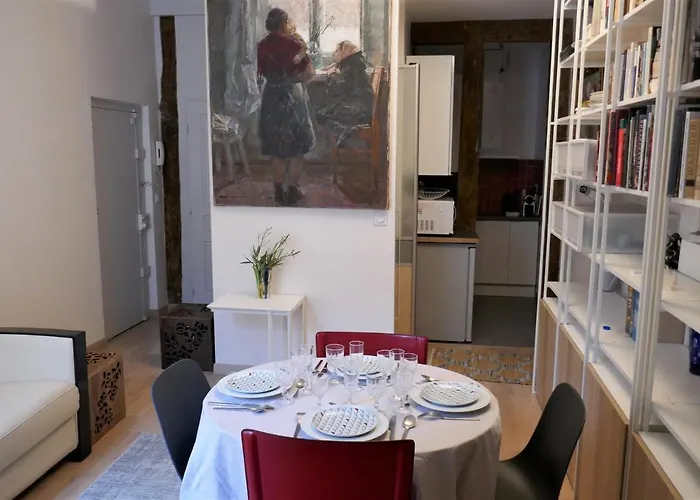 Διαμέρισμα Near Louvre, *