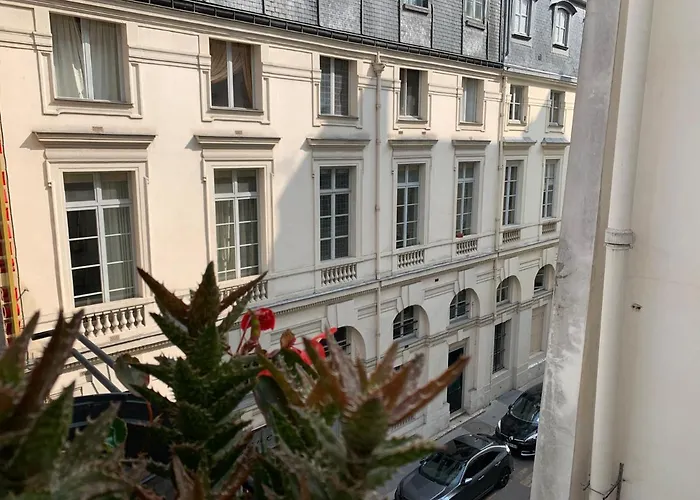 Near Louvre, Διαμέρισμα