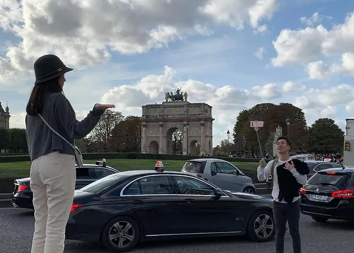 Near Louvre, * Παρίσι