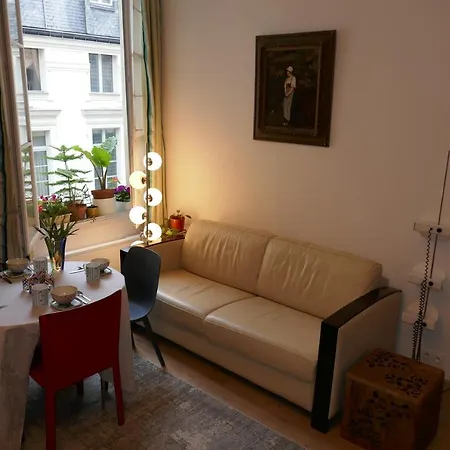 Apartman Near Louvre, *