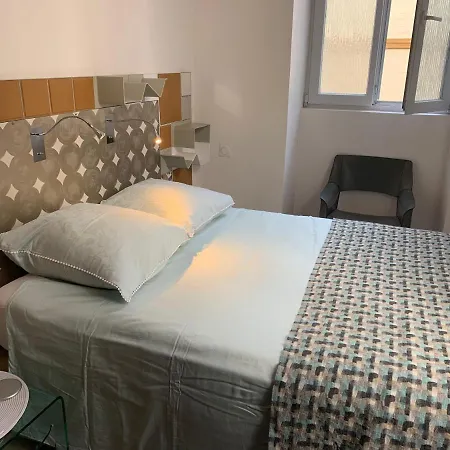 Near Louvre, Apartment Paris